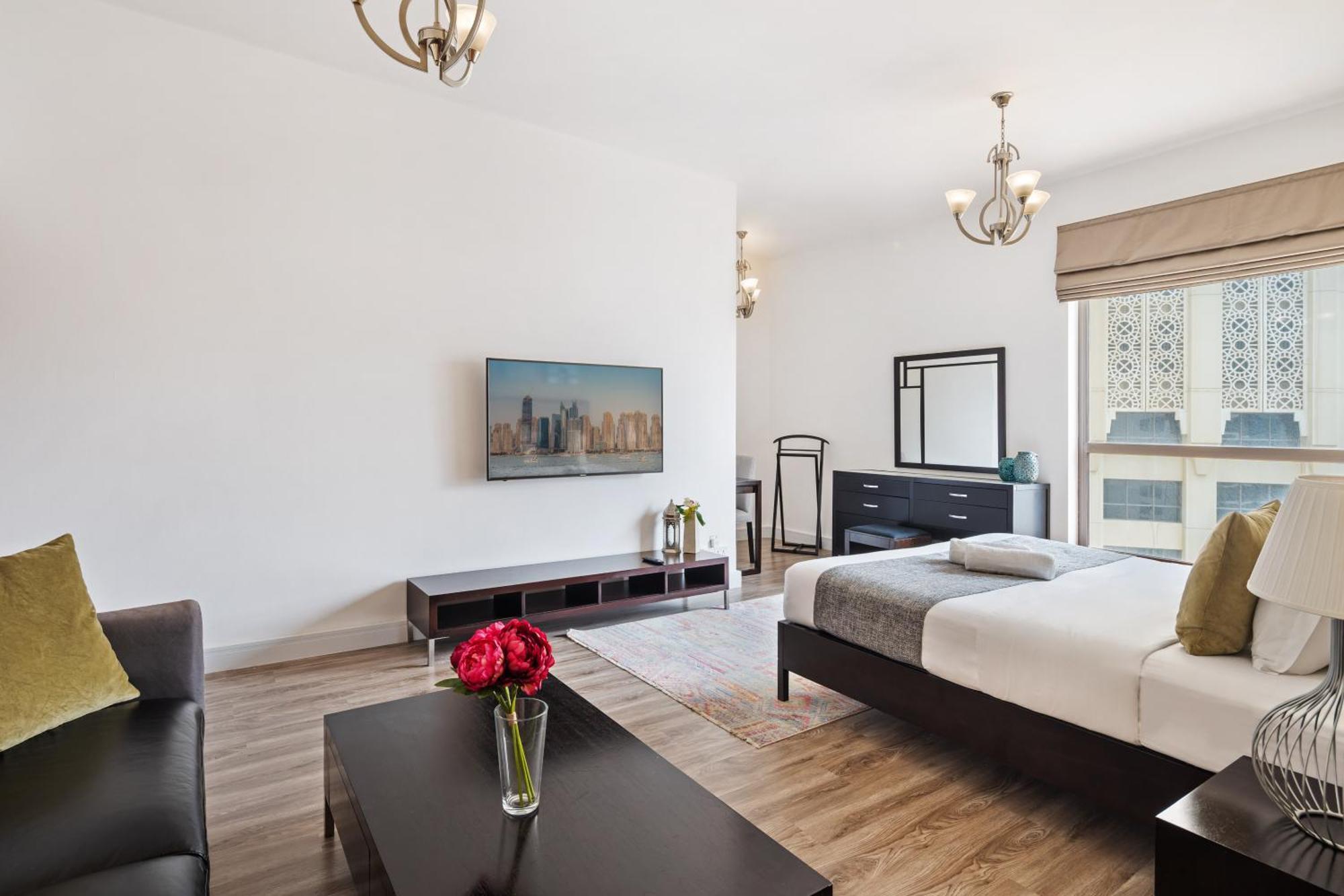 La Buena Vida Homes - Modern, Luxe & Spacious 4-bed, Full Kitchen, Near To Beach, Tram & Marina Dubaï