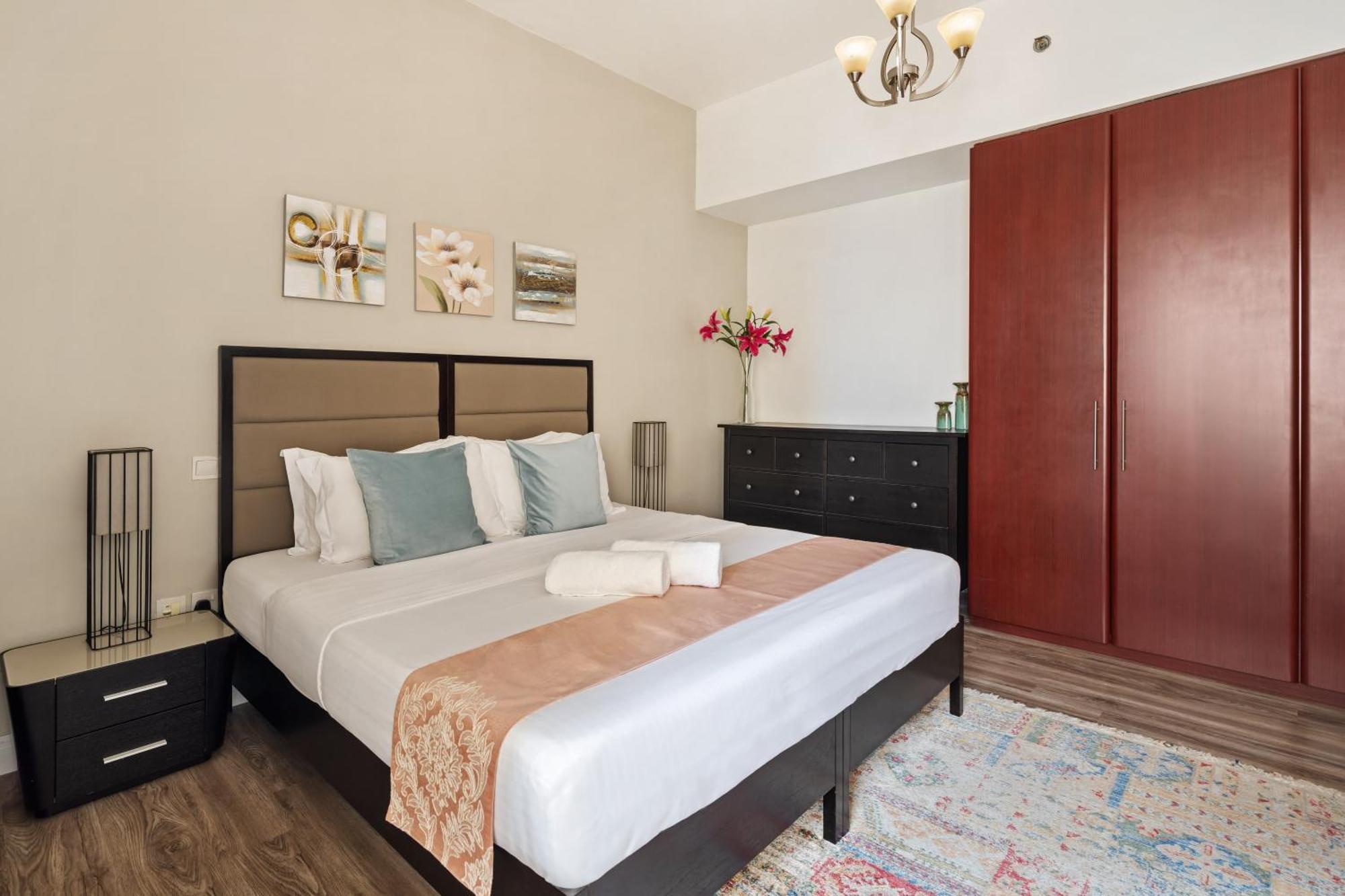 La Buena Vida Homes - Modern, Luxe & Spacious 4-bed, Full Kitchen, Near To Beach, Tram & Marina * Dubaï