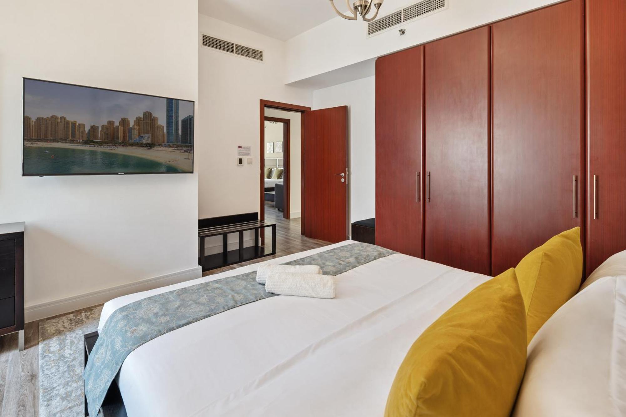 Appartement La Buena Vida Homes - Modern, Luxe & Spacious 4-bed, Full Kitchen, Near To Beach, Tram & Marina *