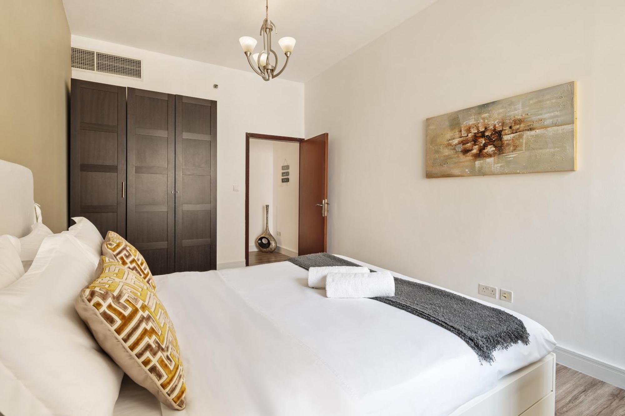 La Buena Vida Homes - Modern, Luxe & Spacious 4-bed, Full Kitchen, Near To Beach, Tram & Marina Appartement Dubaï