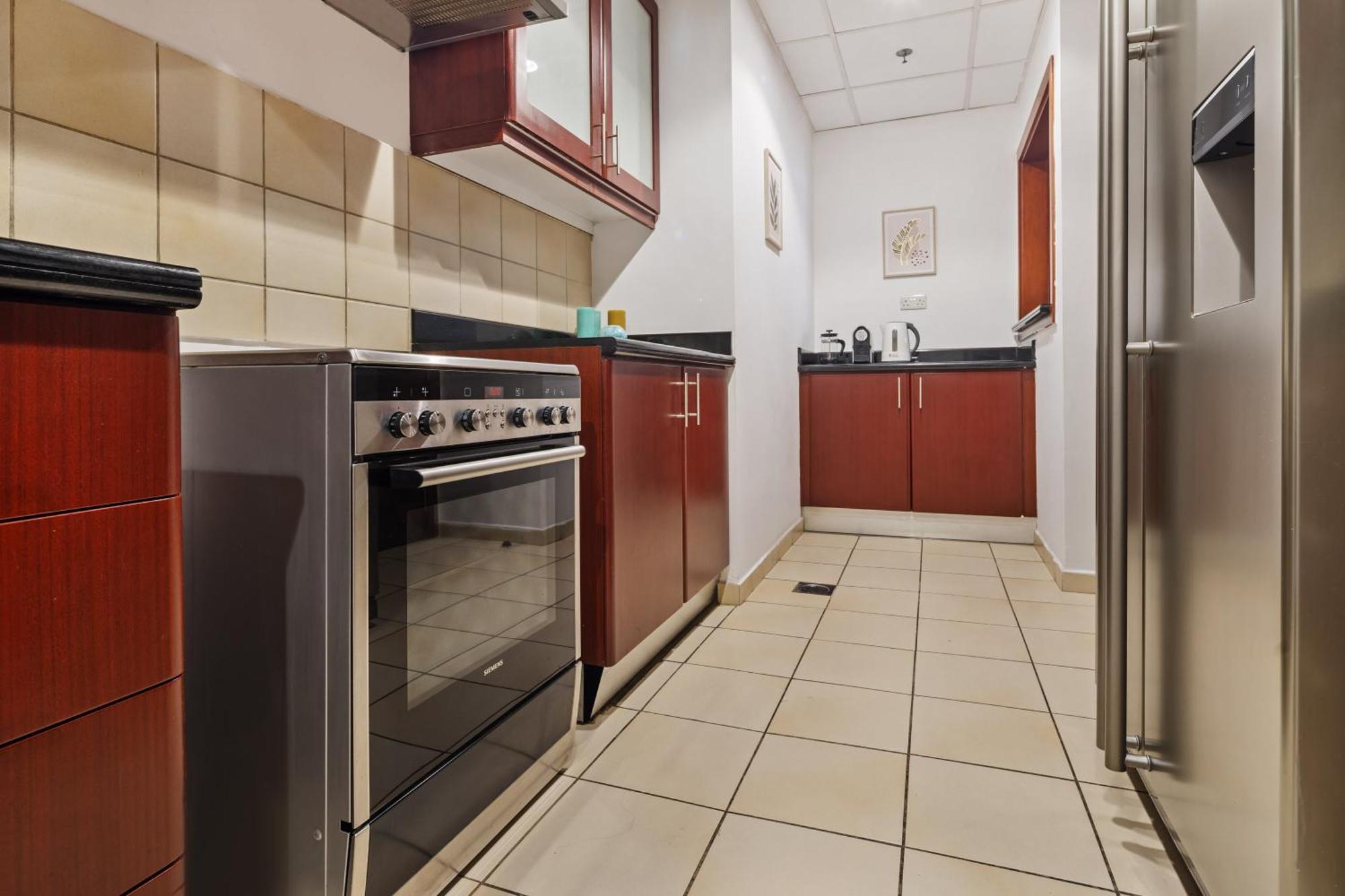 La Buena Vida Homes - Modern, Luxe & Spacious 4-bed, Full Kitchen, Near To Beach, Tram & Marina Appartement