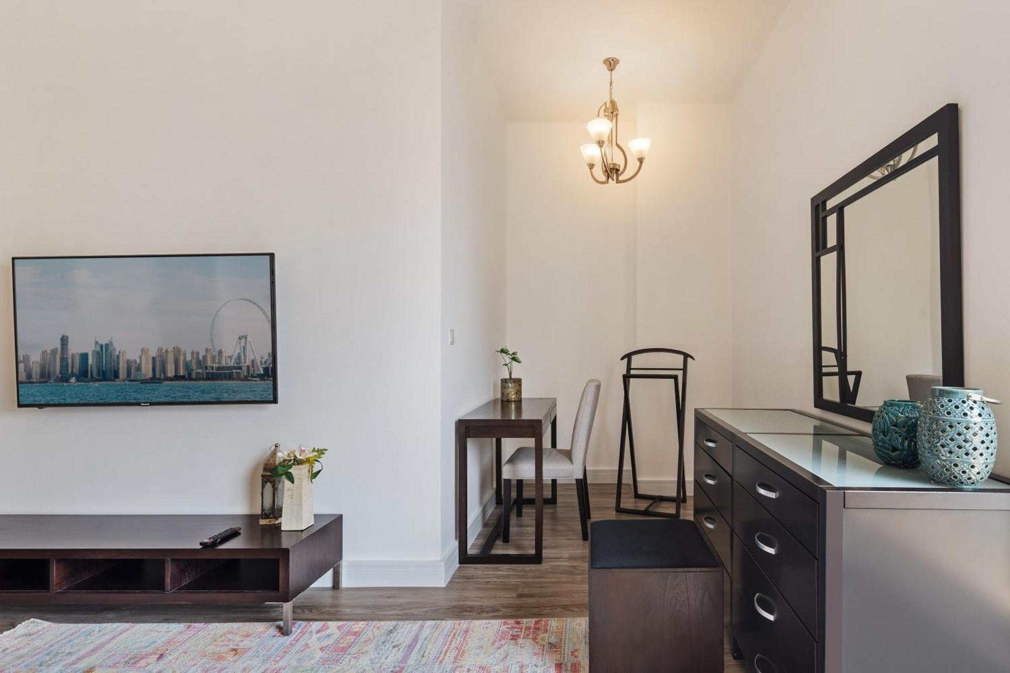 Appartement La Buena Vida Homes - Modern, Luxe & Spacious 4-bed, Full Kitchen, Near To Beach, Tram & Marina