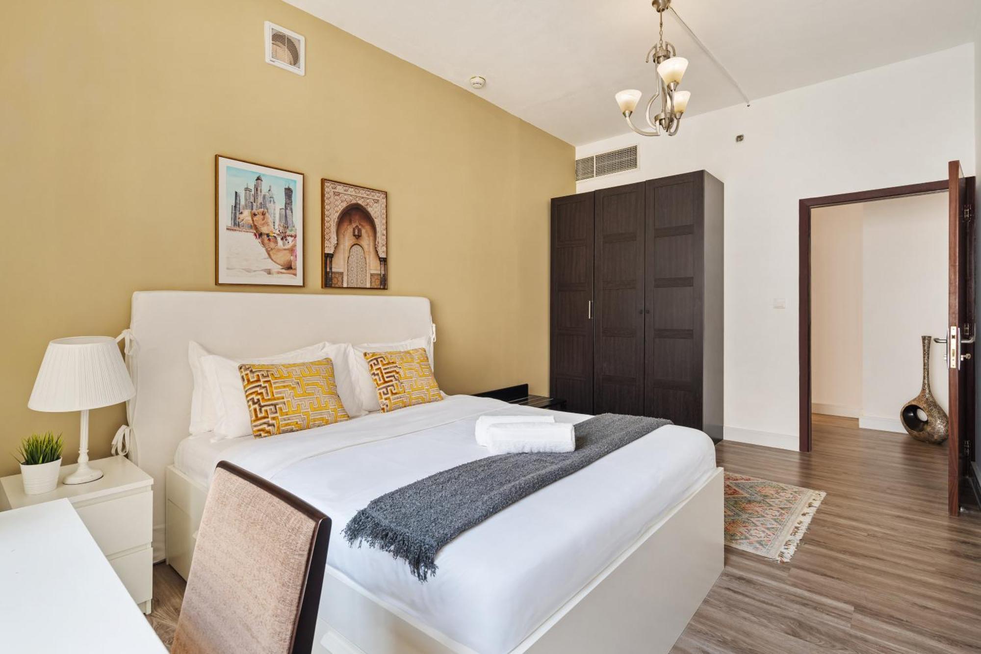 La Buena Vida Homes - Modern, Luxe & Spacious 4-bed, Full Kitchen, Near To Beach, Tram & Marina Апартаменты